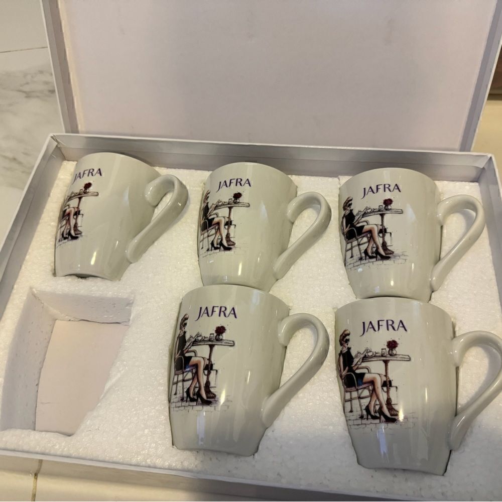 5 jafra mugs #16